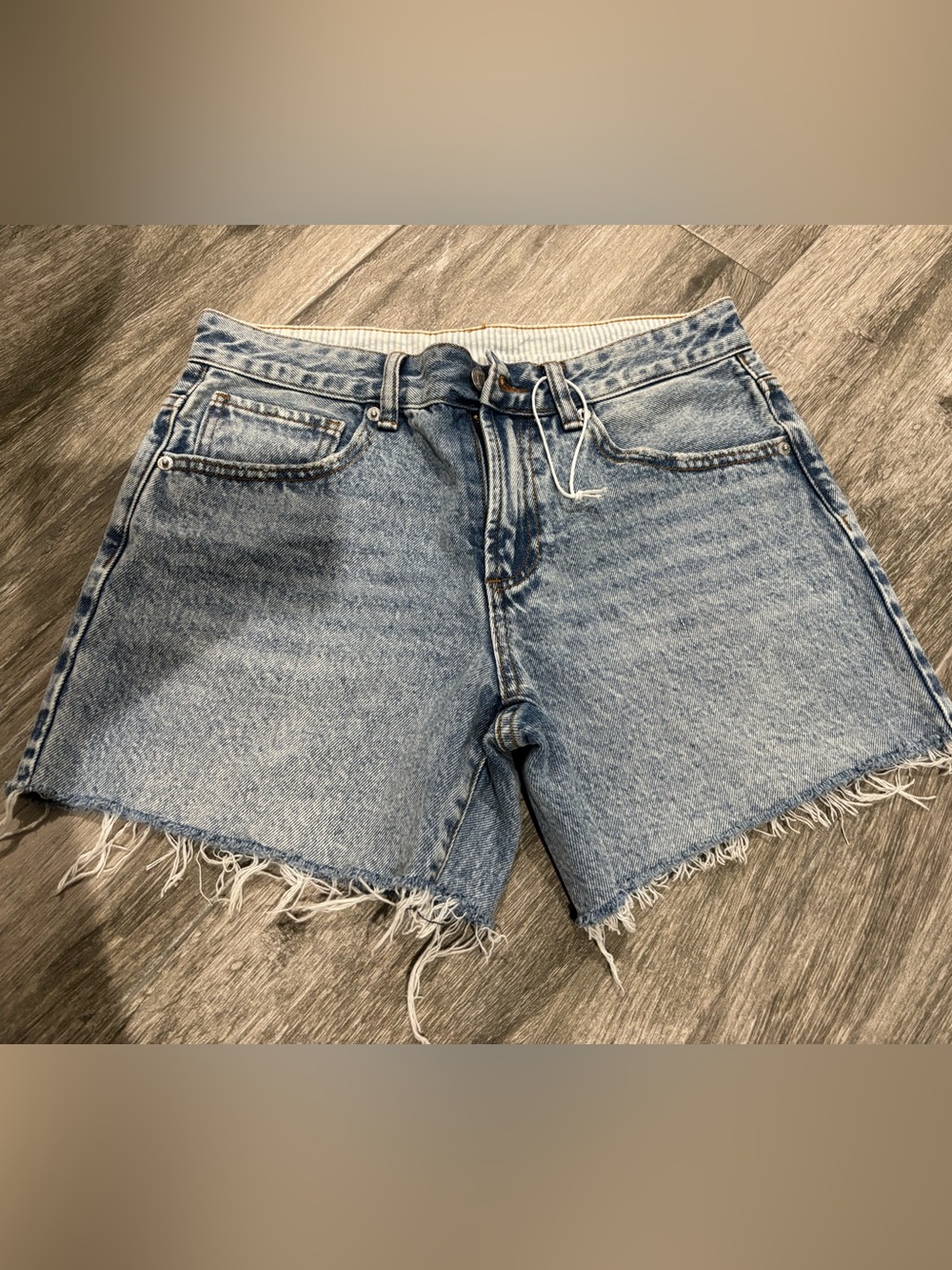 Classic Light Blue High-Rise Denim Shorts with Frayed Hem